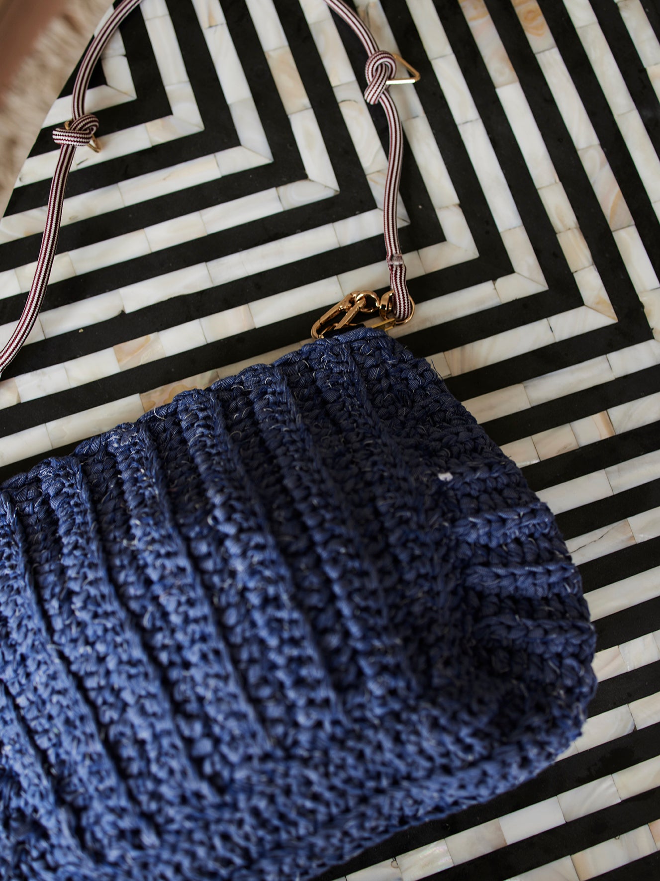 The crochet clutch - Denim Blue